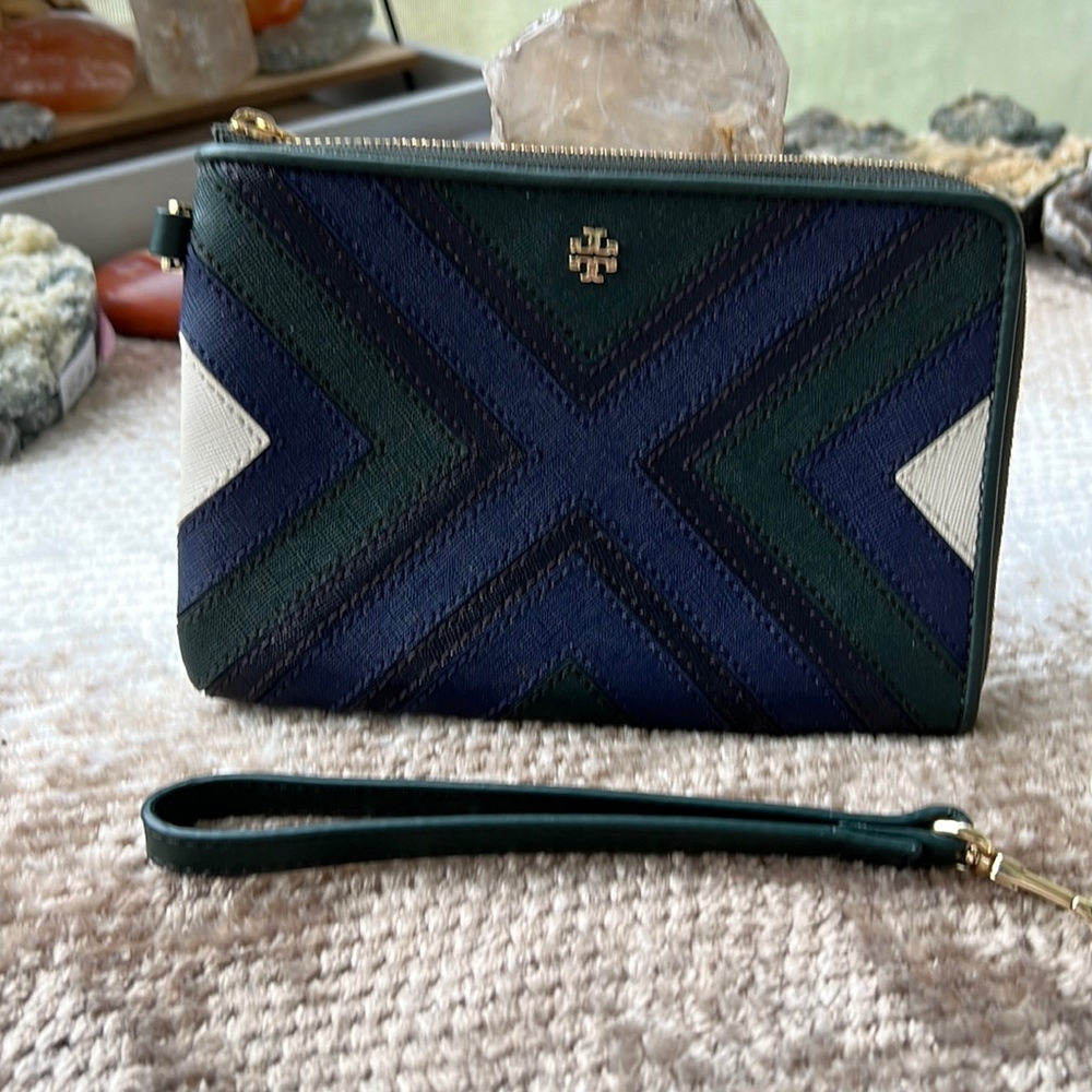 TORY BURCH leather wristlet with detachable strap